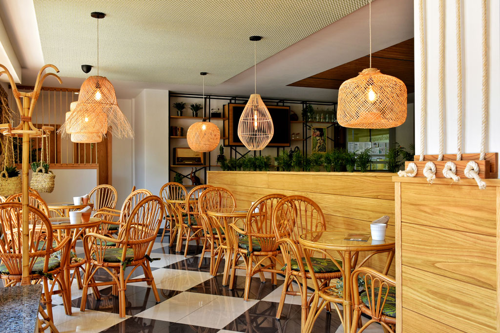 CAFETERÍA - RESTAURANTE